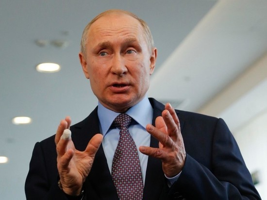 Путин призвал новых губернаторов быть чуткими к людям