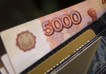 Премьер Дмитрий Медведев призвал банки отменить комиссии при переводе средств между российскими регионами в рамках одного банка