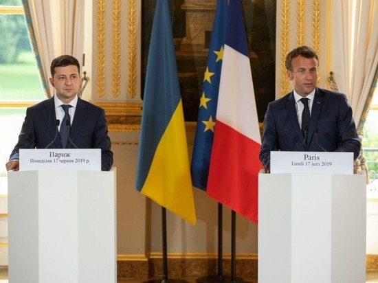 Зеленский захотел от Франции большей поддержки в конфликте с Россией