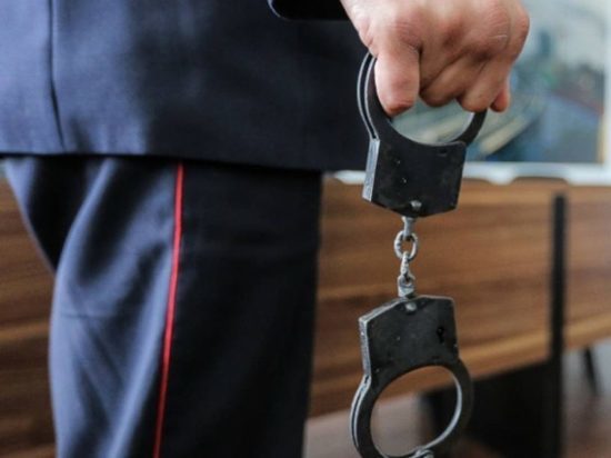 Оренбургские полицейские вымогали деньги у населения