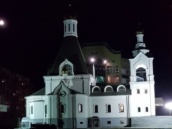 У нового кемеровского храма появилась эффектная ночная подсветка