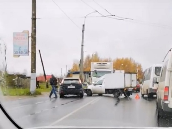 ДТП на ж/д переезде у Ново-Талиц в Иванове собрало большую пробку