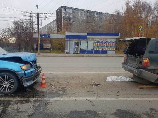 Двое детей пострадали в ДТП в Екатеринбурге между BMW и Land Cruiser