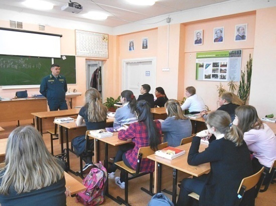 Для новой команды школьного лесничества специалисты серпуховского филиала «Русский лес» провели ознакомительные уроки.