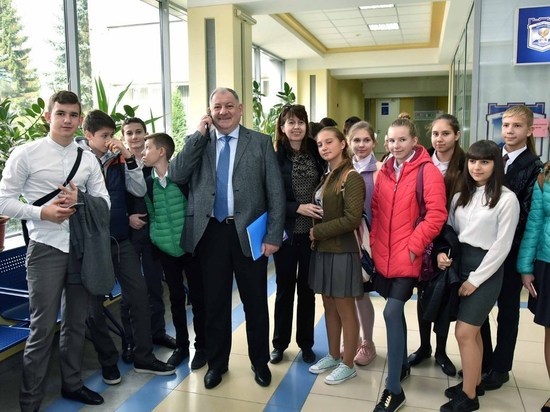 Лингвистический вуз Пятигорска отметил 80-летие