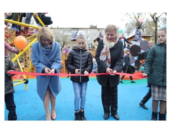 В Серпухове установили детскую площадку по Губернаторской программе
