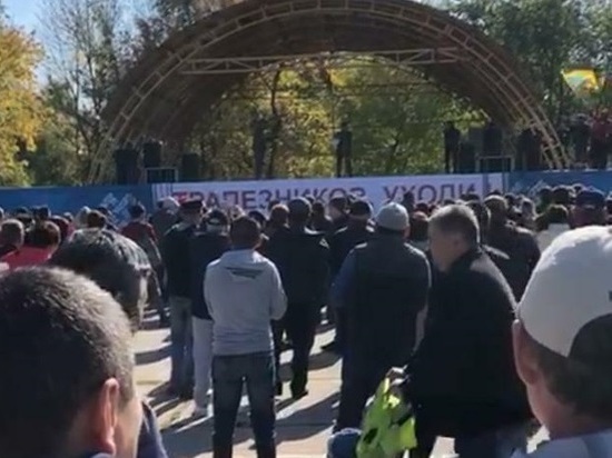 В Калмыкии прошел массовый протест против назначенца из ДНР