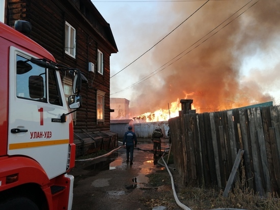 Пожар в центре Улан-Удэ лишил жилой сектор электричества