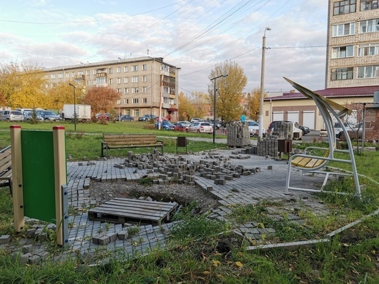 Сквер на Новосибирской разрушился меньше чем за год: обвиняют подрядчика