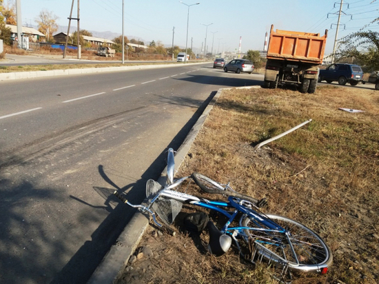 В Кызыле 60-летний велосипедист погиб, попав под КАМАЗ