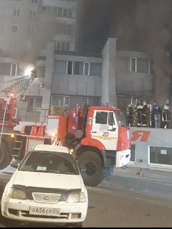 «Банк горел, кредит гасился»: на правобережье загорелось здание Росбанка