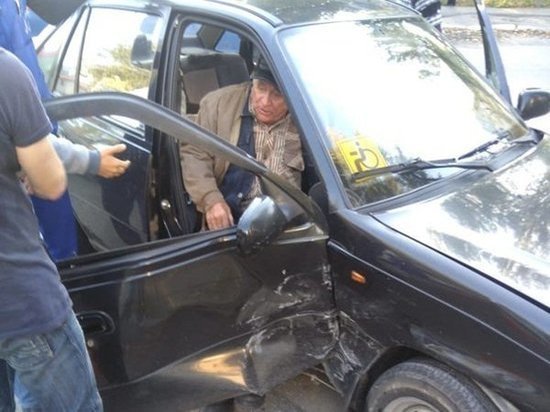 На Дону 81-летний пенсионер пострадал в аварии с иномаркой
