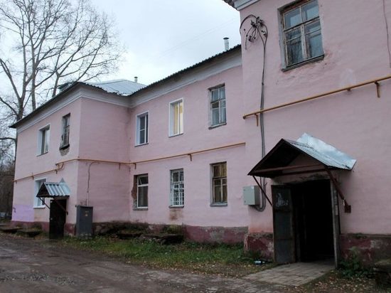 Жильцов дома на Северо-Садовой в Кирове атакуют комары