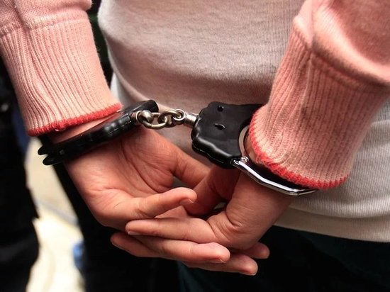 Воронежские полицейские поймали женщину с 2 кг наркотиков