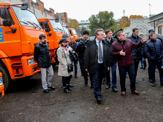 Мэр заявил о неудовлетворительной работе по очистке тротуаров в зимний период