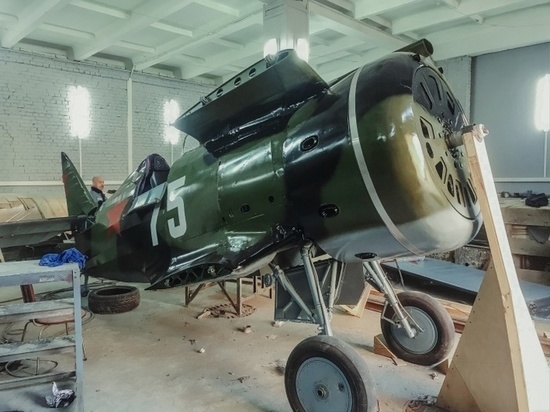 Найденный в болотах Тверской области военный самолет стал частью выставки