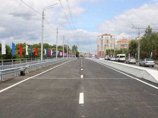 На Первомайском мосту в Брянске заменили 8000 кв.м. асфальта