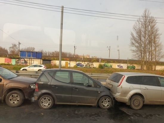 В Ярославле случилось ДТП из 6 машин