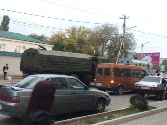 В городской суд Каспийска нагрянули сотрудники ФСБ