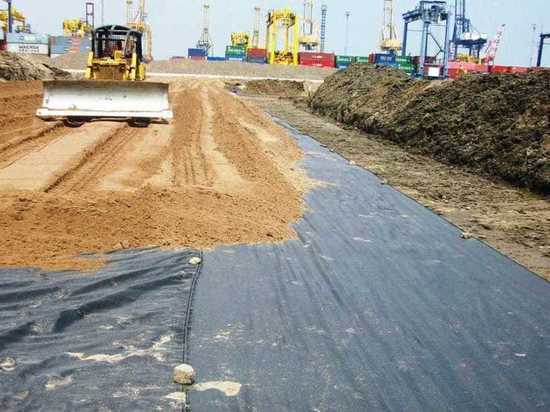 В Калмыкии наблюдается дефицит дорожных материалов
