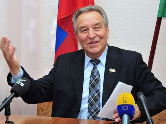 Спикер хакасского парламента Влалимир Штыгашев отмечает 80-летие