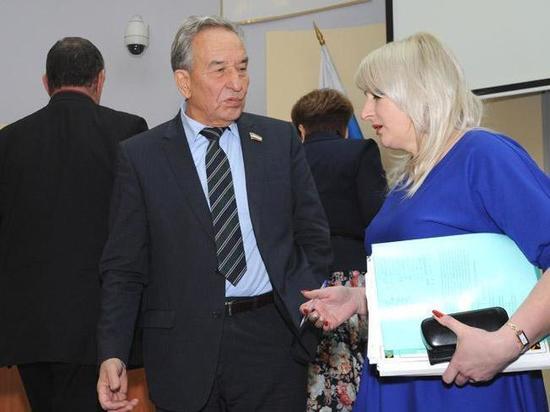 В Хакасии министр финансов призвала депутатов вносить в бюджет разумные поправки