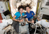 Чисто женский дуэт впервые в мире вышел в открытый космос из МКС в пятницу, 18 октября