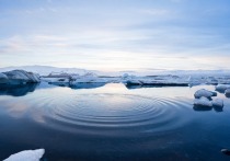Заместитель министра по Дальнему Востоку и развитию Арктики Александр Крутиков рассказал, насколько значительным является ущерб российской экономике от таяния ледников