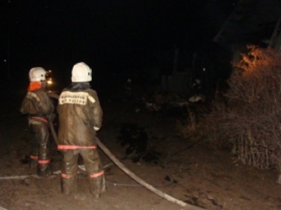 В Костроме в одном из СНТ огонь уничтожил дачный дом, есть пострадавшие