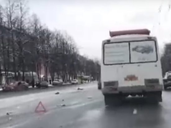 Массовое ДТП произошло в Кемерове из-за снега и гололеда