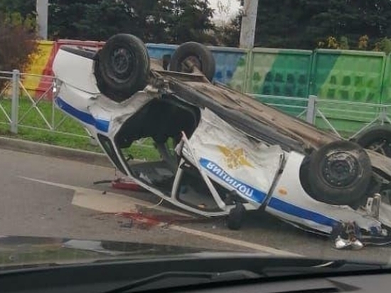 В Казани из-за лихача перевернулось авто ДПС: водитель в больнице
