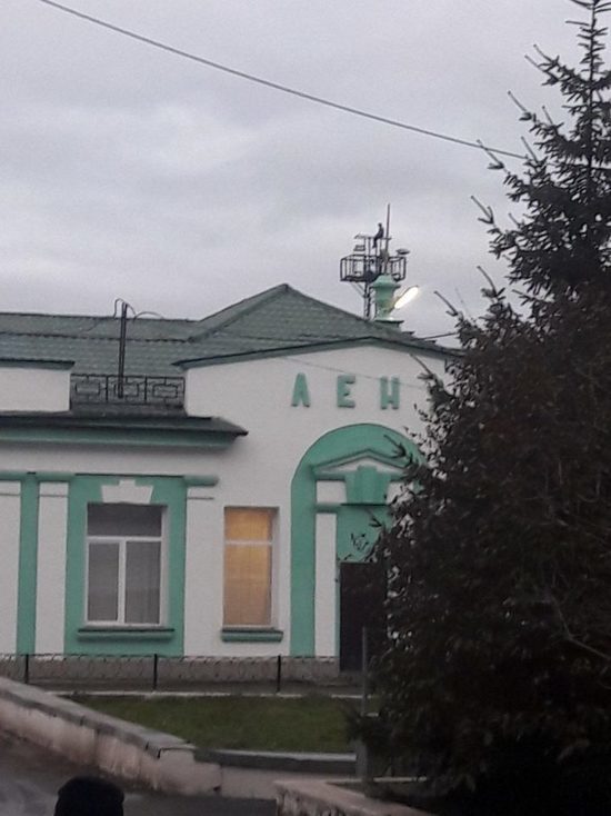 Пьяный гражданин Казахстана несколько часов просидел на вышке вокзала в Усть-Куте