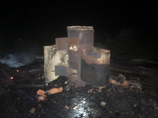 В Починковском районе горела баня и чуть не сгорел дом