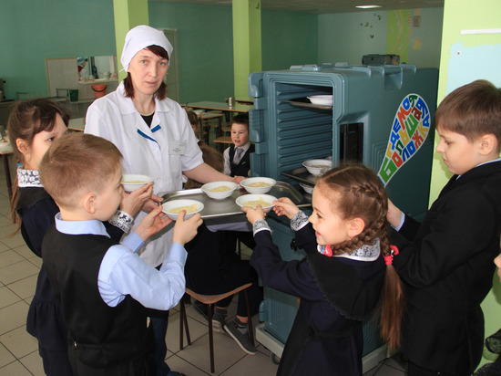 В Башкирии накажут директоров школ, где плохо кормят учеников В Башкирии накажут директоров школ, где плохо кормят учеников