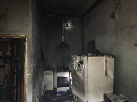 В Новом Уренгое загорелся жилой дом: людей эвакуировали
