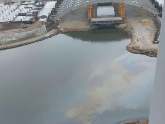 Из-за строителей конгресс-холла река Миасс в Челябинске стала грязнее
