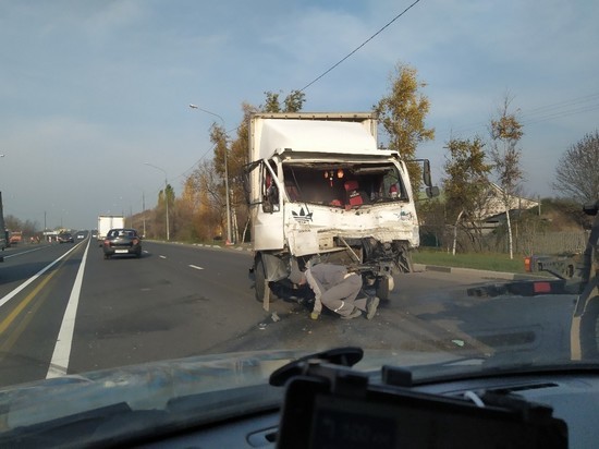 В ДТП под Рязанью пострадал водитель грузовика