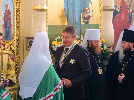 Патриарх Кирилл наградил губернатора Брянской области орденом