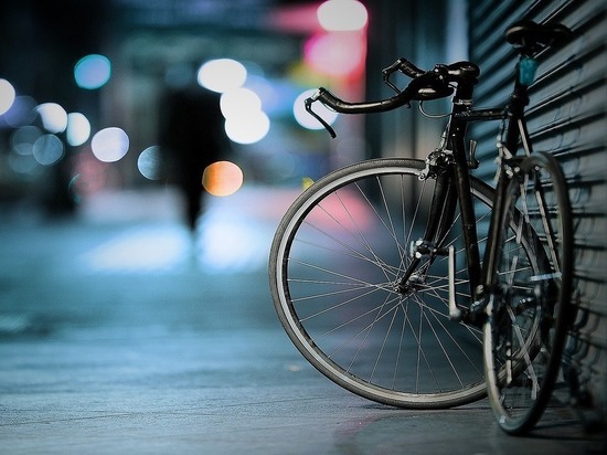 В Лабытнанги из подъезда украли велосипед