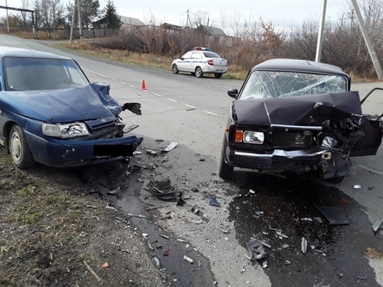 В Новотроицком районе при лобовом столкновении автомобилей погиб водитель