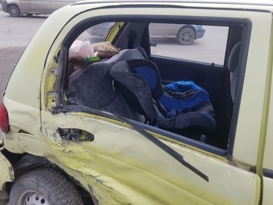 В Екатеринбурге после аварии Газели и Daewoo Matiz ребенок впал в кому