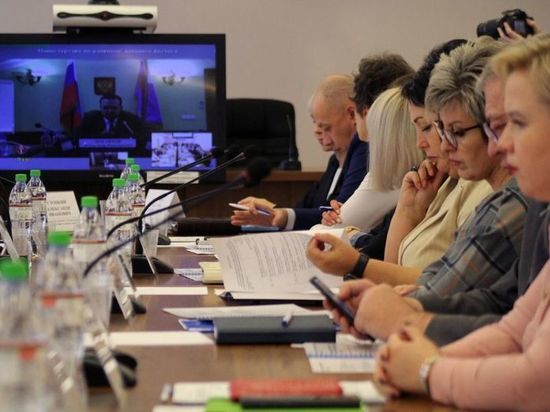 Темой выездного заседания дискуссионного клуба Проектного офиса развития Арктики в столице Коми стала Стратегия развития Арктики до 2035 года