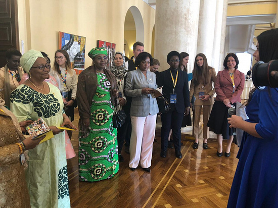 Для жён африканских лидеров провели экскурсию по Сочи