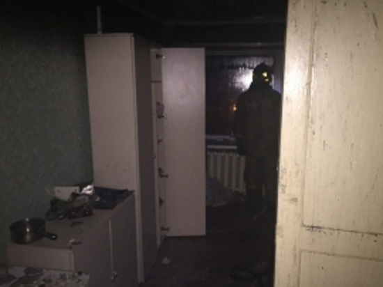 Рано утром на Быковского загорелся 5-этажный дом