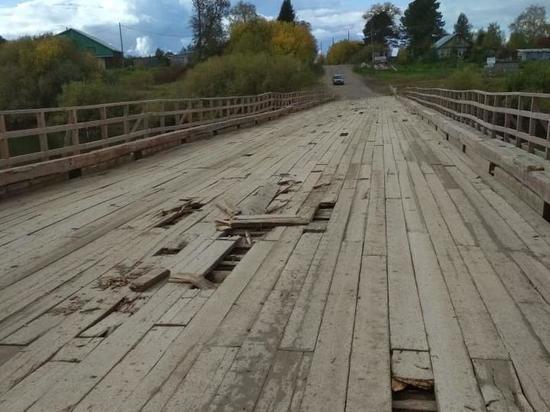 В Кировской области разрушается мост, отремонтированный год назад