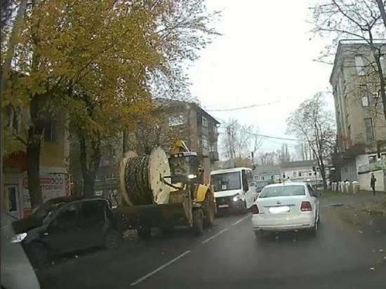 В Тамбовской области трактор въехал в легковушку