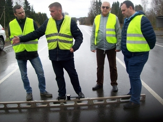 Депутаты костромской облдумы проверили качество ремонта дорог