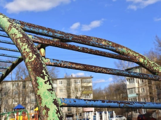 Большинство детских площадок Архангельска опасны для жизни и здоровья