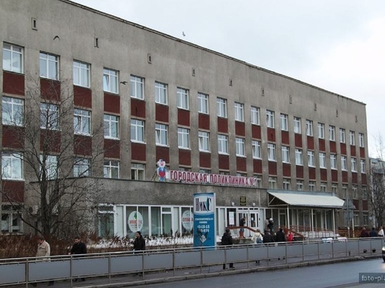 Перебдели: в Первую поликлинику Архангельска по тревоге выезжали спасатели и пожарные