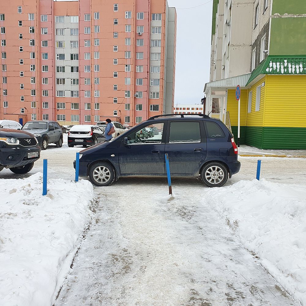 «Паркуюсь где хочу»: фотоподборка из городов Ямала
